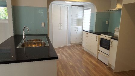 Property Management1 Glenbervie Cres, Massey - House for Rent - Photo 4