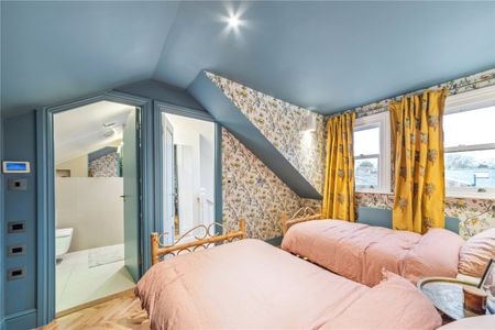 Brewster Gardens, North Kensington, W10, London - Photo 2