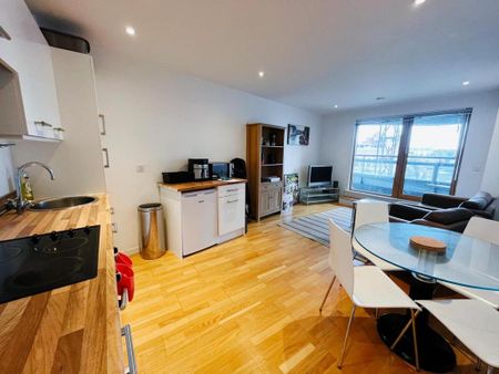 2 bedroom flat to rent - Photo 3