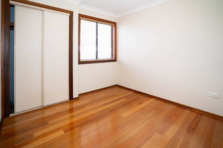 SPACIOUS LIVING AT 13 JEEBA PLACE - Photo 2