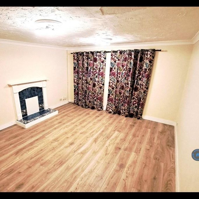 3 bedroom end of terrace house to rent - Photo 1