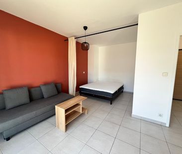 Location Appartement 1 pièce 35m² - Photo 3