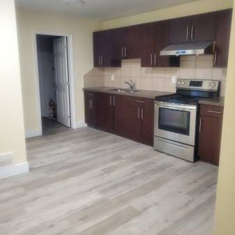 3 Bedroom Ground Floor Duplex Available NOW - Photo 1