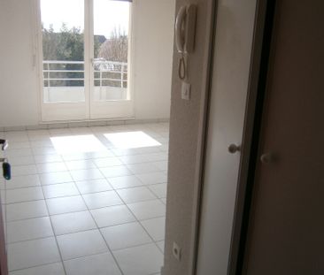Joli T2 en Résidence avec terrasse et parking - Photo 3