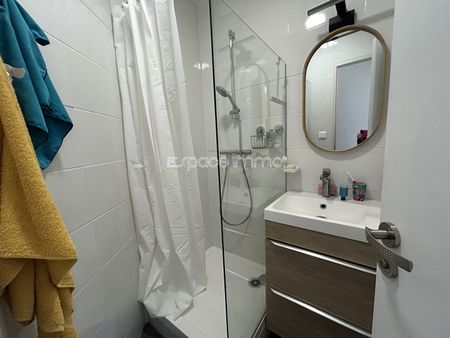 Location Appartement 4 pièces 59m² MONT ST AIGNAN 76130 - Photo 4