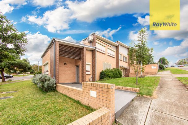 WELL MAINTAINED TRIPLEX! - Photo 1