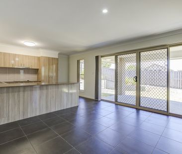 3 Bedroom Family Home With a Study!!!! - Photo 5