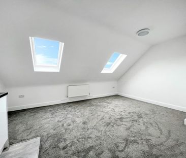 Second Floor (Attic Room - 6), 32 Valentia Road, Oxford OX3 7PL - Photo 4