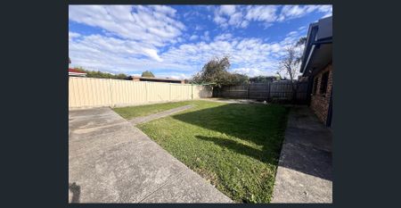 Spacious Home & Great Outdoor Area - Photo 4
