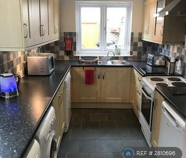 1 bedroom in a house share to rent - Photo 4