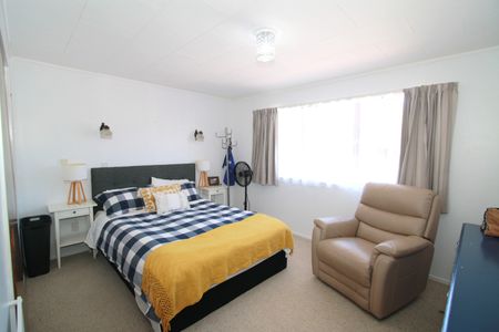 13A Karamu Street, Strandon - Photo 3