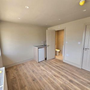 1 bedroom in a house share to rent - Photo 3