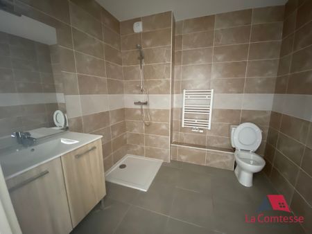 Location Appartement 2 pièces 53m² ROQUEVAIRE 13360 - Photo 2