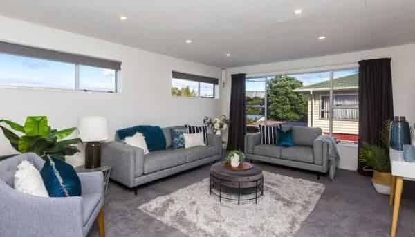 Super Central and Spacious 3 Bedroom Home - Photo 1