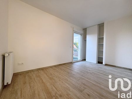 Appartement 3 pièces de 53 m² à Mandres-les-Roses (94520) - Photo 2