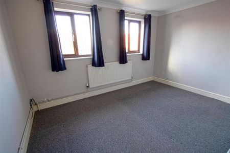 2 bedroom end of terrace house to rent - Photo 2