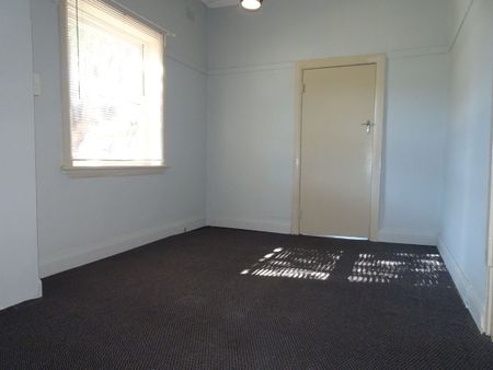 Spacious family home - Photo 3