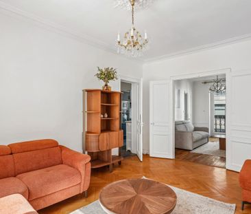 Location Appartement 2 pièces PARIS 8ème - Photo 3