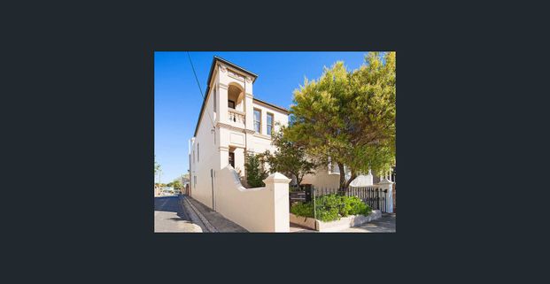 Large Garden Apartment - Photo 1