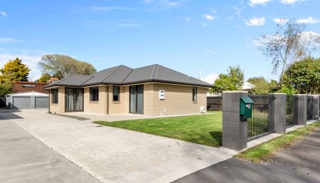 Family-Friendly Home in Central Location - 20 Casey Ave - Photo 3