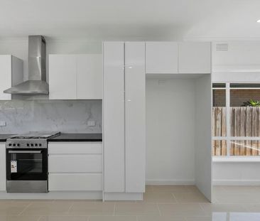 Fully Renovated Family Home in a Quiet Reservoir Pocket - Photo 6