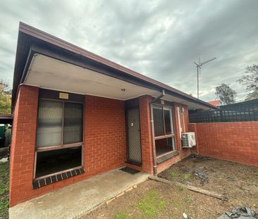 Freshly Updated 2 Bedroom Unit! - Photo 6