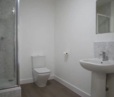 5 Bedroom House - Photo 6