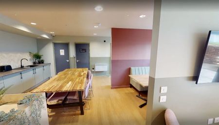 Accessible En-Suite - Photo 5