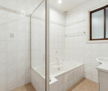 Spacious Three Bedroom Home with Inground Pool - Photo 2