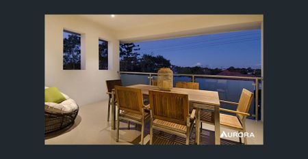 Executive Family Retreat With City Views , Luxury, Space & Elevated Living - Photo 2