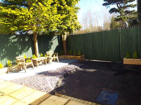 2 bedroom flat to rent - Photo 5