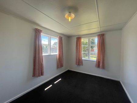 182 Egmont Street, Patea - Photo 3