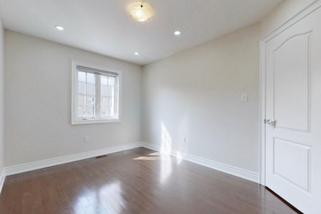 For Lease - 166 Verdi Road, Richmond Hill, Ontario - Photo 3