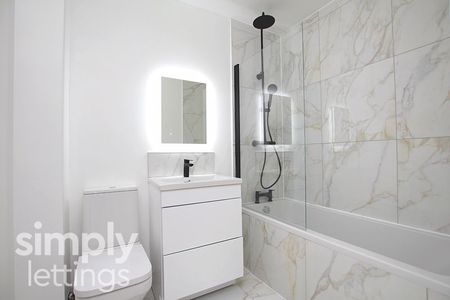 2 Bed property for rent - Photo 3