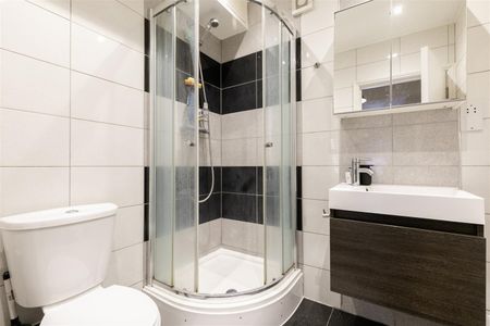 Studio Flat, Parkway, NW1 - Photo 2