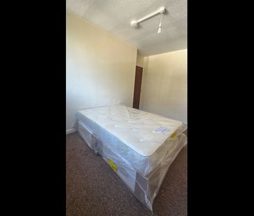 Room in a Shared House, Swinford Gardens, SW9 - Photo 5