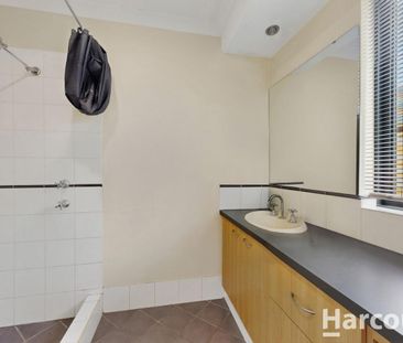 54 Wyatt Road, Hocking, WA 6065 - Photo 3