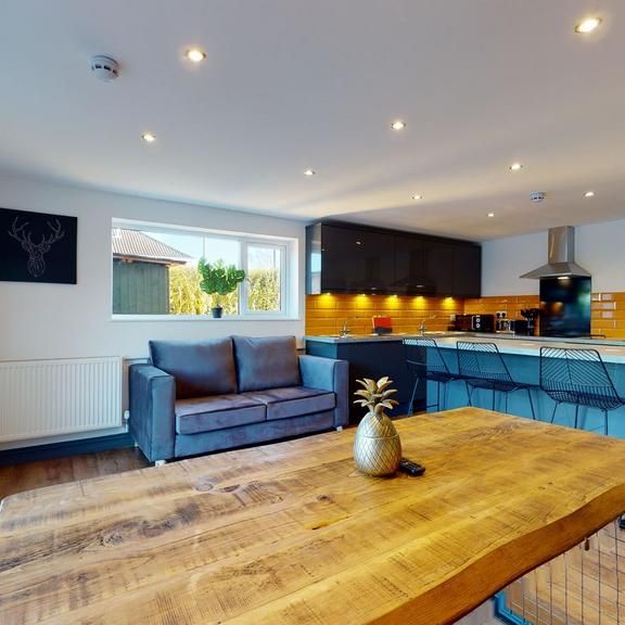 7 bedroom house of multiple occupation to rent - Photo 1