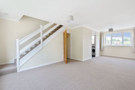 Burnt Ash Road, London, SE12 - Photo 2