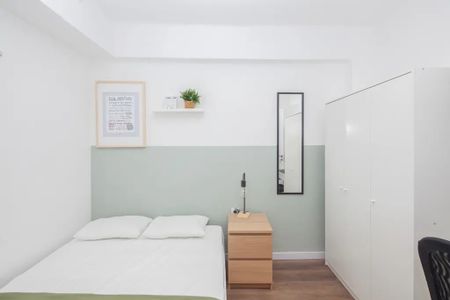 Carrer de Finestrat, Valencia, Valencian Community 46006 - Photo 2