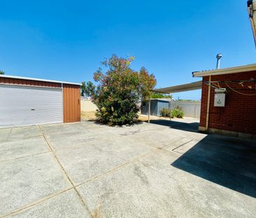 NEED A HUGE WORKSHOP? - Photo 3