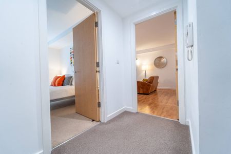 1 Bed Flat, Queens Road, NG2 - Photo 3