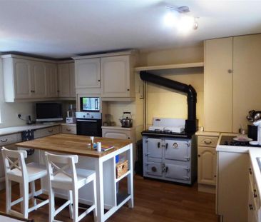 4 bedroom farm house to rent - Photo 2