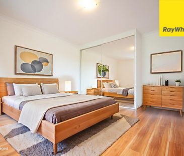 SPACIOUS THREE BEDROOM IN QUIET LOCATION - Photo 3