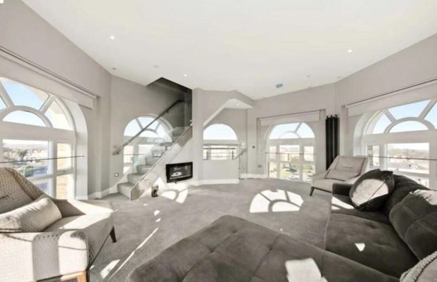 3 bedroom apartment to rent - Photo 1