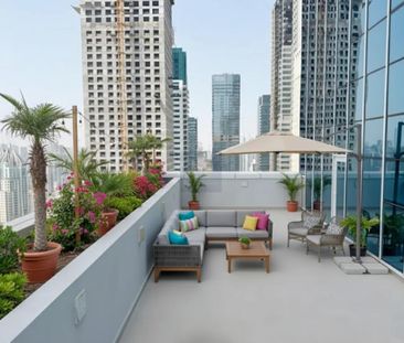 UPGRADED | 4 BED | PRIVATE POOL | MARINA ARCADE - Photo 1