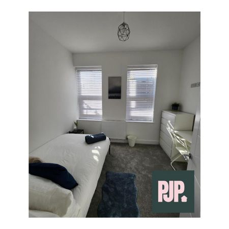 1 bedroom in a house share to rent - Photo 4