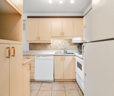 4010 Boul. des Sources, #406 - Photo 5