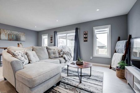 For Lease - 258 Peach Tree Boulevard, St. Thomas, Ontario - Photo 3