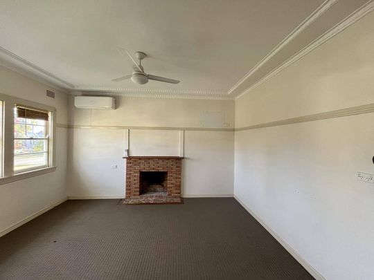 CHARMING FAMILY HOME - Photo 1
